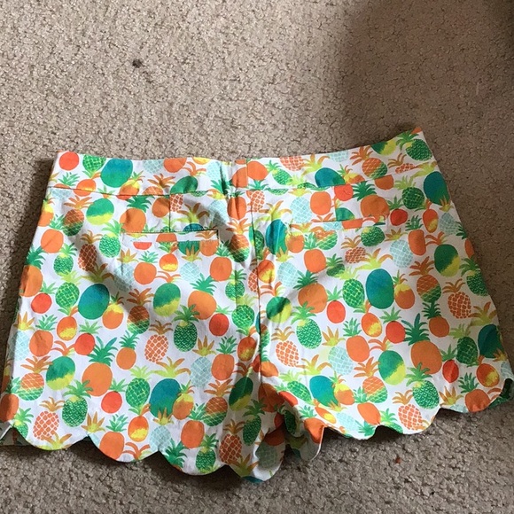Crown & Ivy pineapple scalloped shorts, size 10 - Picture 6 of 8
